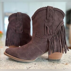 Dingo Brown Suede Fringed Western Ankle Cowboy Boots ( NWOT )